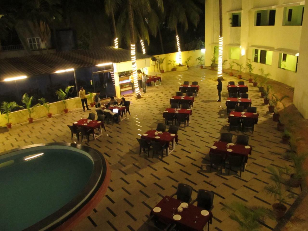 Hotel Sea Rock Villa Daman Exterior foto
